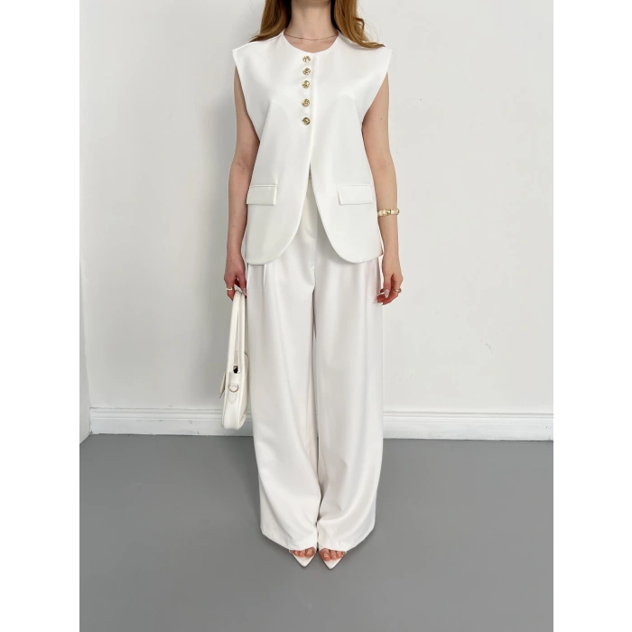 Gold Düğme Detaylı Tasarım Yelekli Takım Beyaz