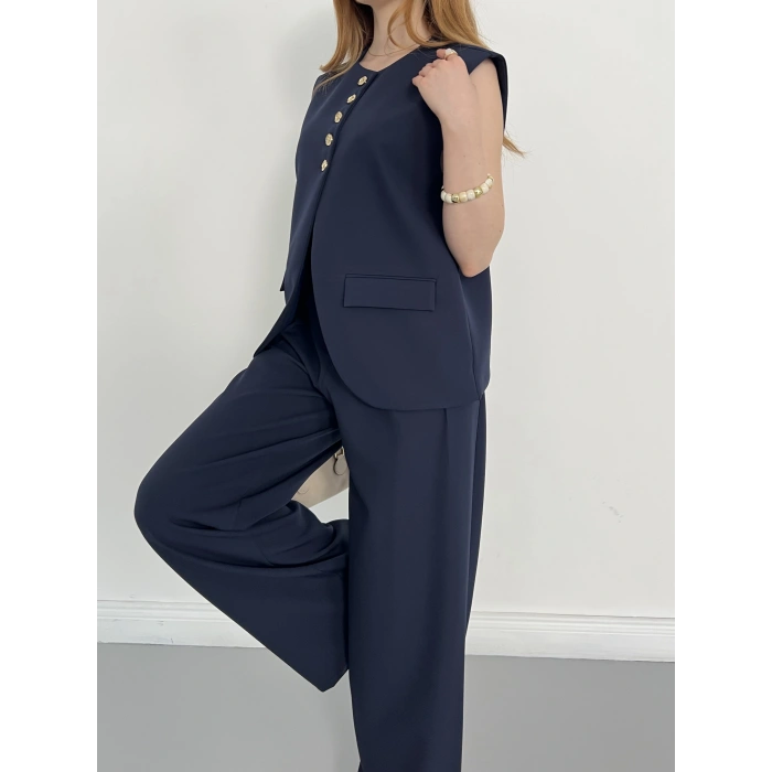 Gold Düğme Detaylı Tasarım Yelekli Takım Lacivert
