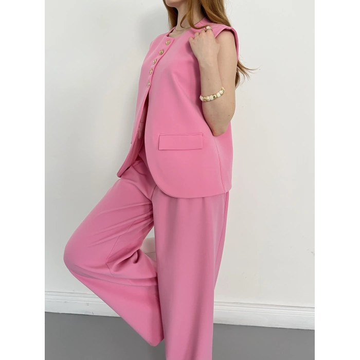 Gold Düğme Detaylı Tasarım Yelekli Takım Pembe