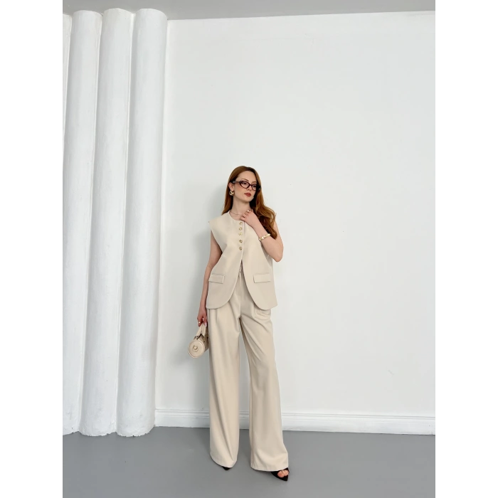 Gold Düğme Detaylı Tasarım Yelekli Takım Bej