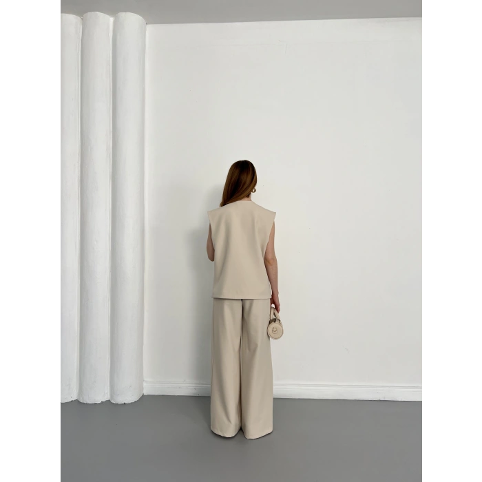 Gold Düğme Detaylı Tasarım Yelekli Takım Bej