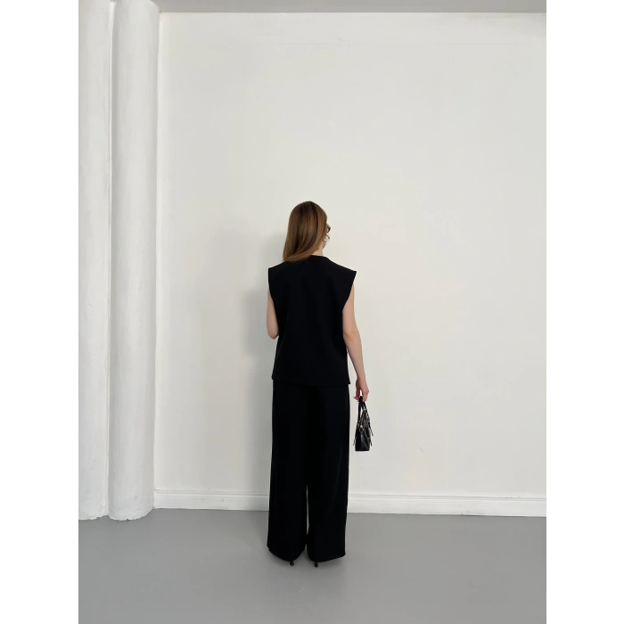 Gold Düğme Detaylı Tasarım Yelekli Takım Siyah