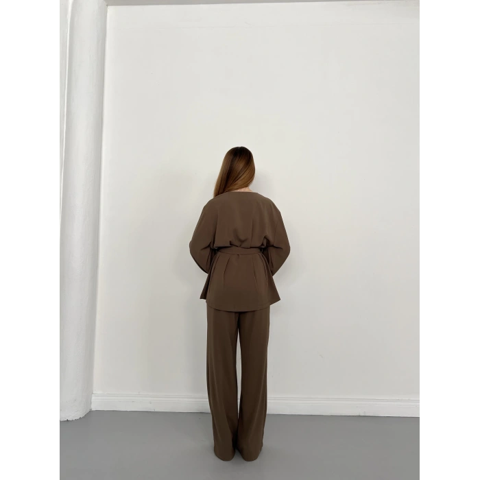 Düğme Detaylı Bel Kuşaklı İspanyol Kol Takım Kahve