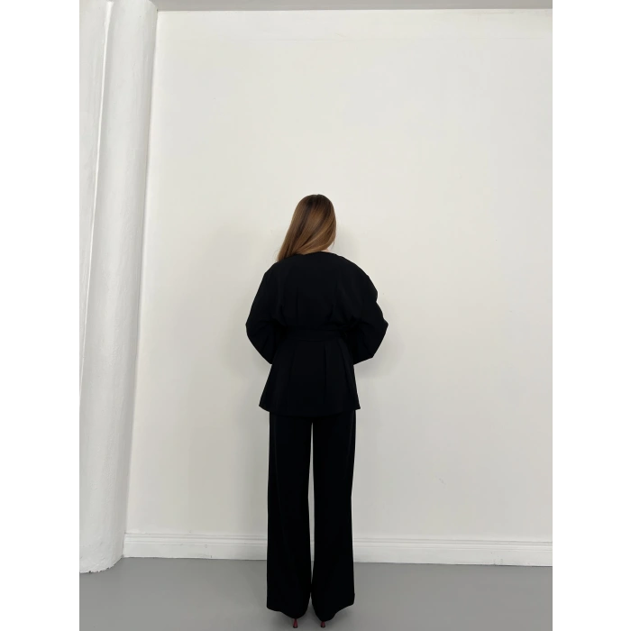 Düğme Detaylı Bel Kuşaklı İspanyol Kol Takım Siyah