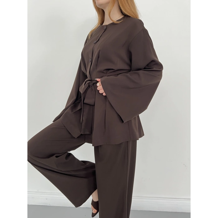 Düğme Detaylı Bel Kuşaklı İspanyol Kol Takım Acı Kahve