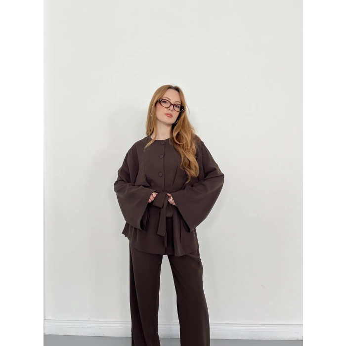 Düğme Detaylı Bel Kuşaklı İspanyol Kol Takım Acı Kahve