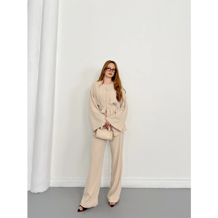 Düğme Detaylı Bel Kuşaklı İspanyol Kol Takım Acı Bej