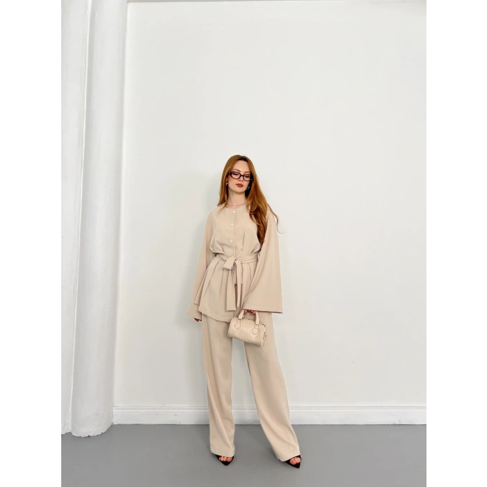 Düğme Detaylı Bel Kuşaklı İspanyol Kol Takım Acı Bej