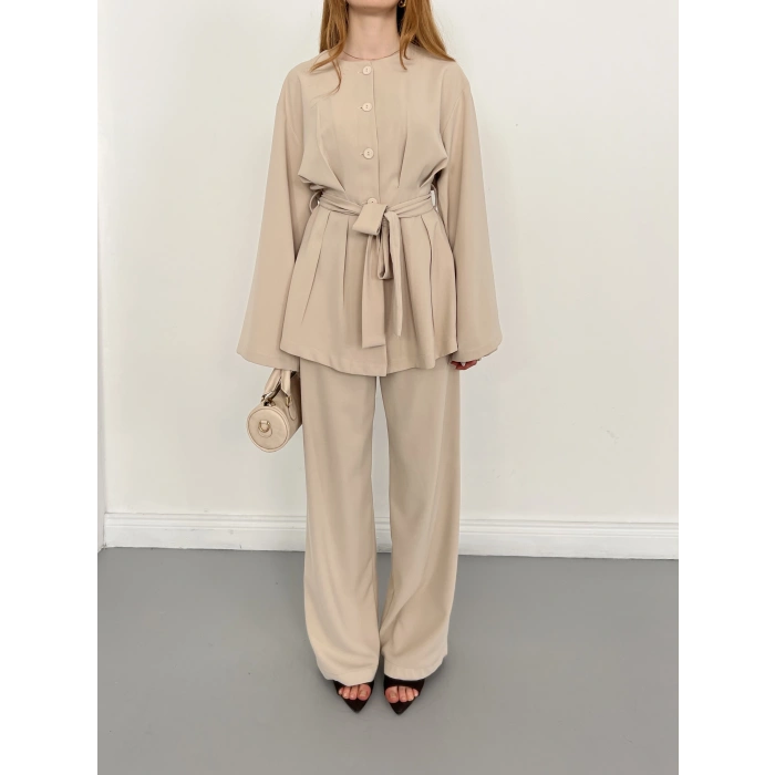 Düğme Detaylı Bel Kuşaklı İspanyol Kol Takım Acı Bej