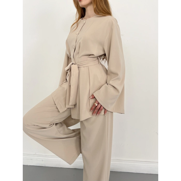 Düğme Detaylı Bel Kuşaklı İspanyol Kol Takım Acı Bej