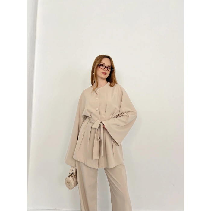Düğme Detaylı Bel Kuşaklı İspanyol Kol Takım Acı Bej