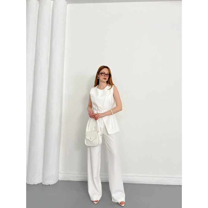 Bel Kemerli Asimetrik Kesim Yelekli Takım Beyaz