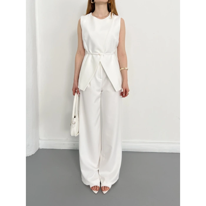Bel Kemerli Asimetrik Kesim Yelekli Takım Beyaz