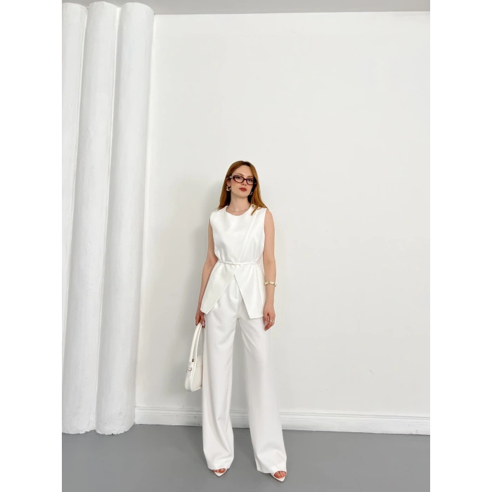 Bel Kemerli Asimetrik Kesim Yelekli Takım Beyaz