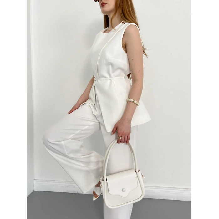 Bel Kemerli Asimetrik Kesim Yelekli Takım Beyaz