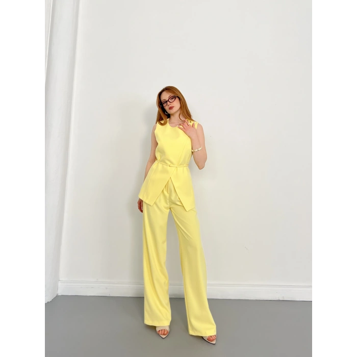 Bel Kemerli Asimetrik Kesim Yelekli Takım Sarı