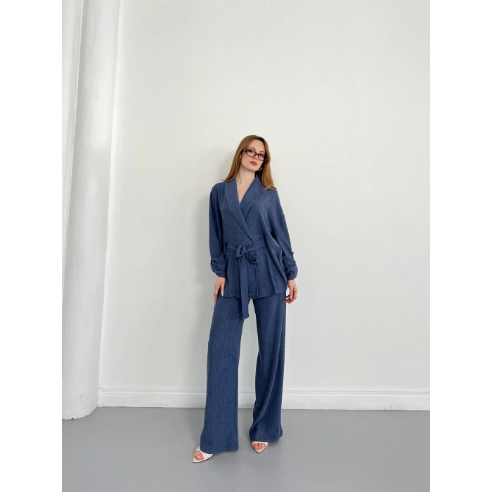 Bürümcük Bel Bağlamalı Kruvaze Yaka Tasarım Takım Mavi
