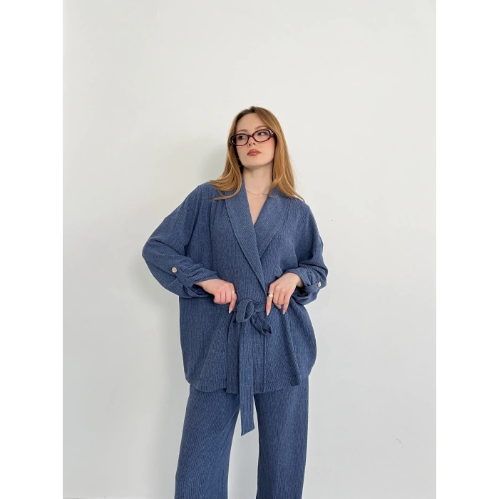 Bürümcük Bel Bağlamalı Kruvaze Yaka Tasarım Takım Mavi