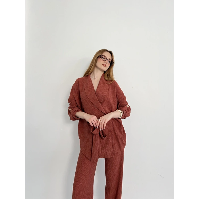 Bürümcük Bel Bağlamalı Kruvaze Yaka Tasarım Takım Kremit