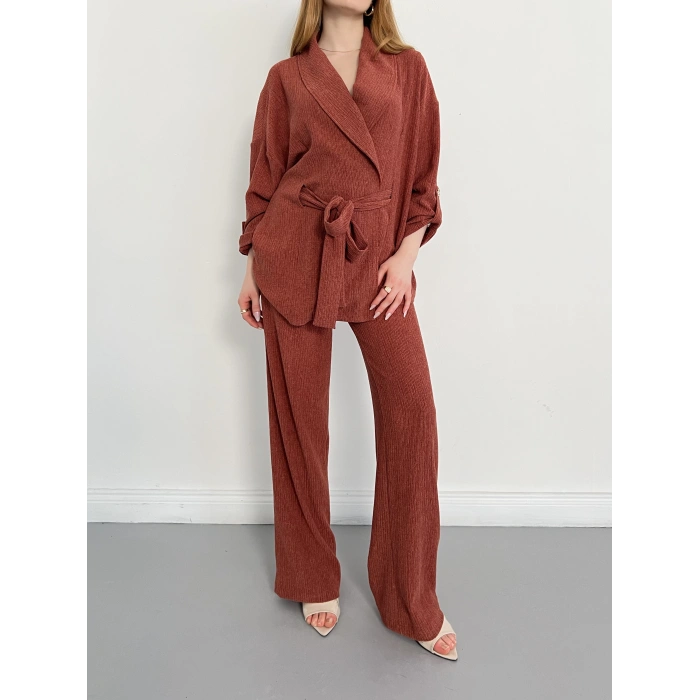 Bürümcük Bel Bağlamalı Kruvaze Yaka Tasarım Takım Kremit