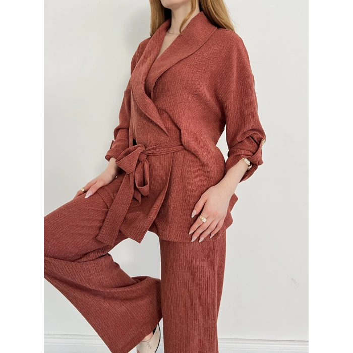 Bürümcük Bel Bağlamalı Kruvaze Yaka Tasarım Takım Kremit