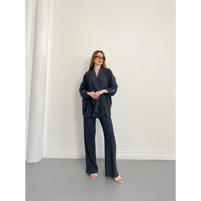 Bürümcük Bel Bağlamalı Kruvaze Yaka Tasarım Takım Laci