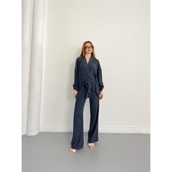 Bürümcük Bel Bağlamalı Kruvaze Yaka Tasarım Takım Laci