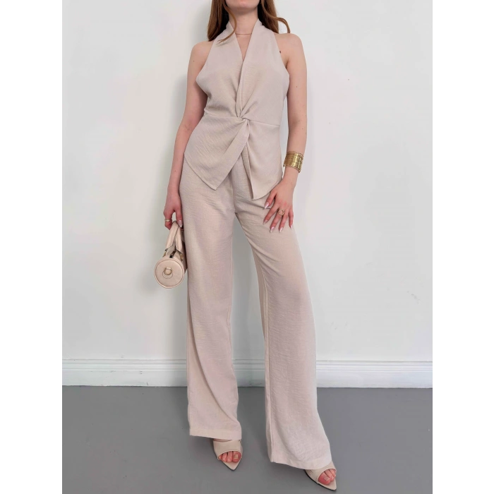 Ön Büzgü Detaylı Yelekli Takım Bej