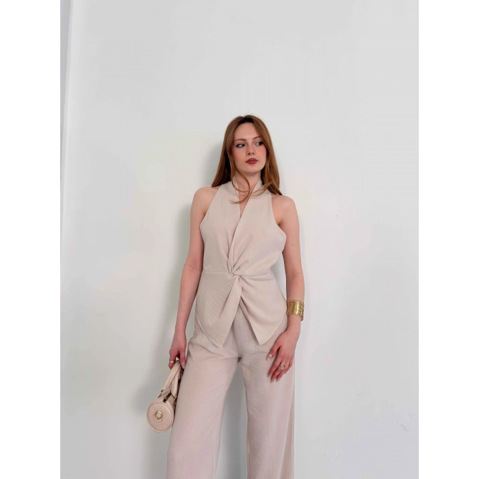 Ön Büzgü Detaylı Yelekli Takım Bej