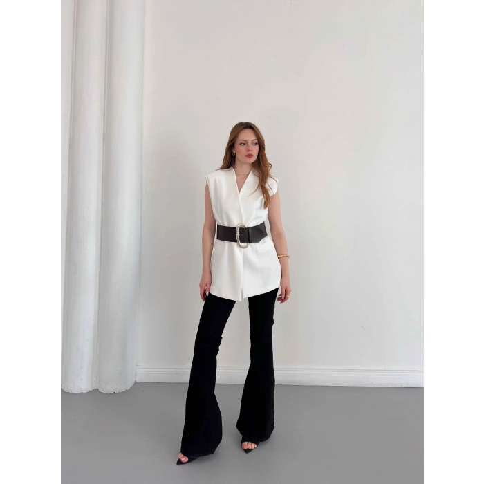 Kalın Kemer Detaylı Yelek Beyaz