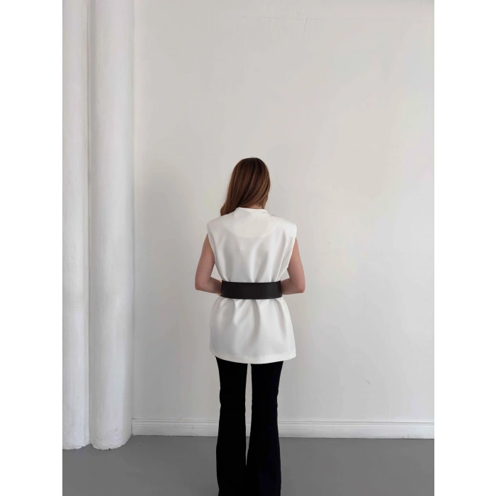 Kalın Kemer Detaylı Yelek Beyaz