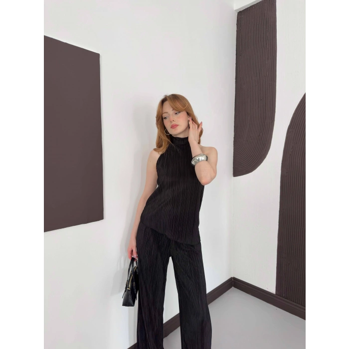 Piliseli Sırt Detaylı İkili Takım Siyah