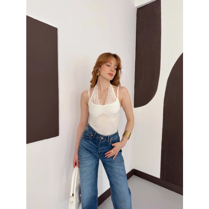 Dantel Detaylı Boyundan Bağlamalı Zıbın Beyaz