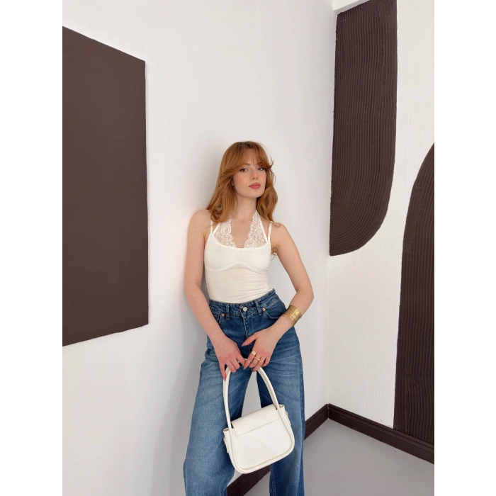 Dantel Detaylı Boyundan Bağlamalı Zıbın Beyaz