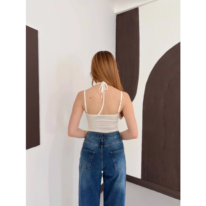 Dantel Detaylı Boyundan Bağlamalı Zıbın Beyaz