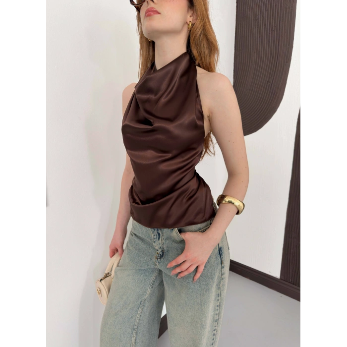 Sırt Detaylı Saten Bluz Kahve