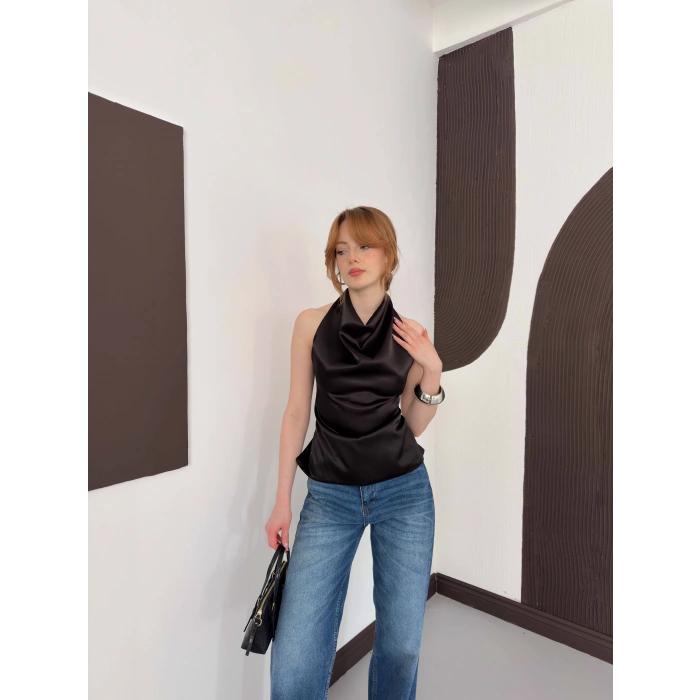 Sırt Detaylı Saten Bluz Siyah