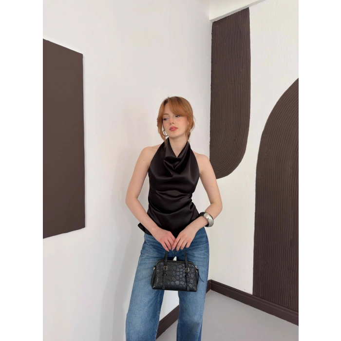 Sırt Detaylı Saten Bluz Siyah