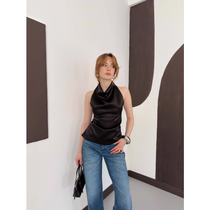 Sırt Detaylı Saten Bluz Siyah