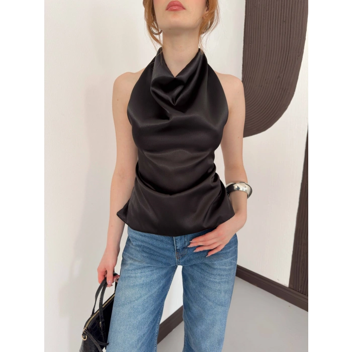 Sırt Detaylı Saten Bluz Siyah