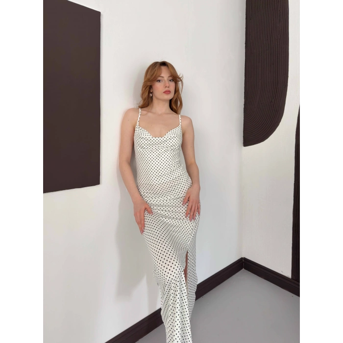 Askılı Yırtmaç Detaylı Puantiyeli Elbise Beyaz