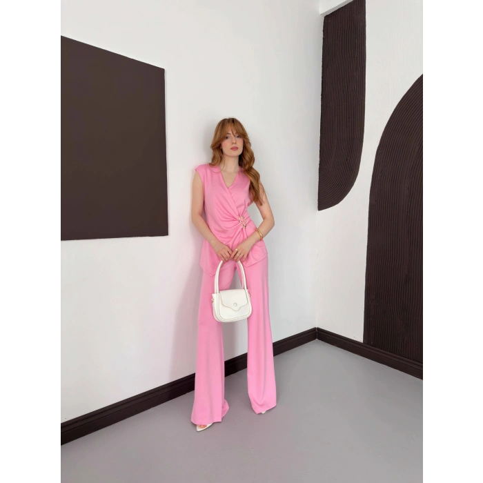 Aksesuar Detaylı Yelekli Modal Takım Pembe