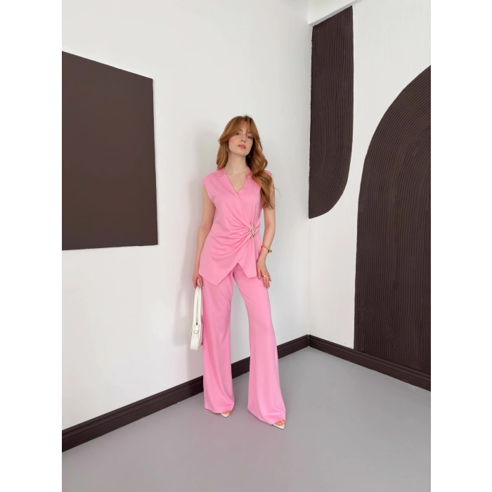 Aksesuar Detaylı Yelekli Modal Takım Pembe