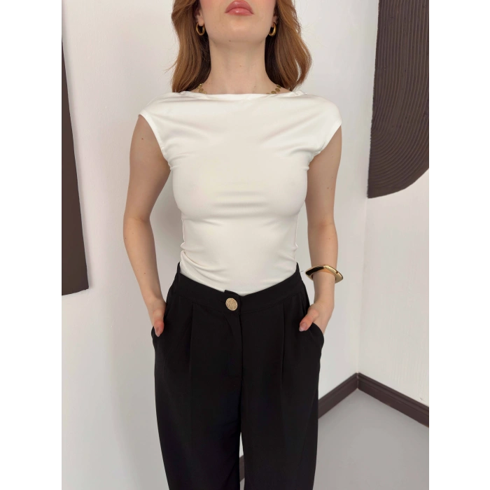 Sırt Dekolteli Bluz Beyaz