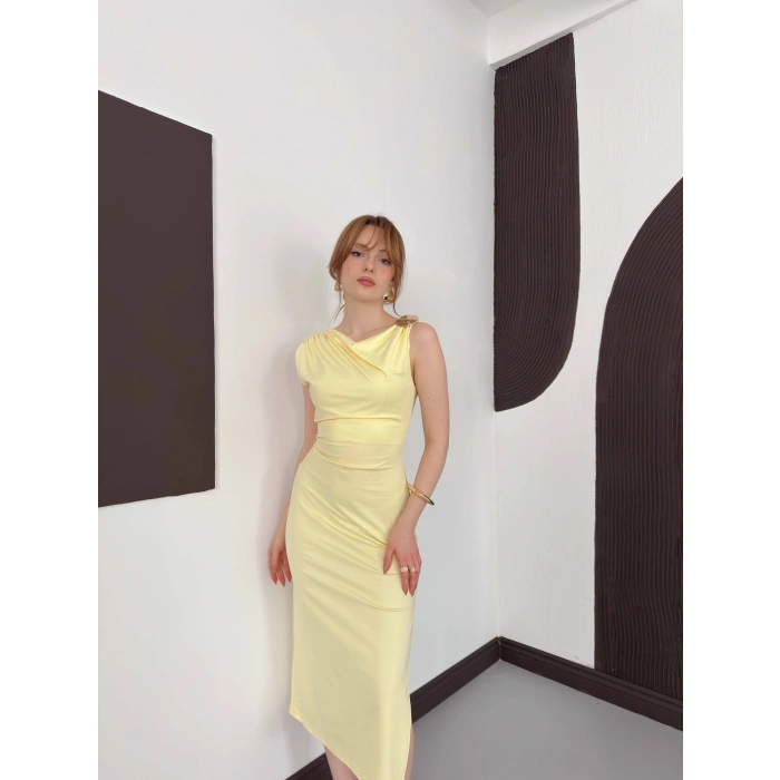 Aksesuar Detaylı Tek Omuz Sandy Elbise Sarı
