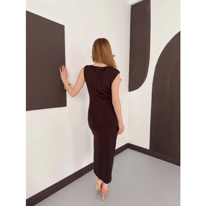 Aksesuar Detaylı Tek Omuz Sandy Elbise Kahve