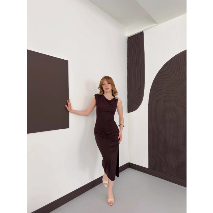 Aksesuar Detaylı Tek Omuz Sandy Elbise Kahve