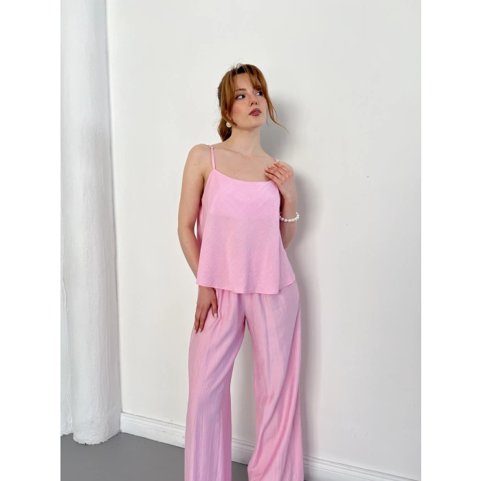 Krep Kumaş Askılı Bluz-Pantolon Takım Pembe