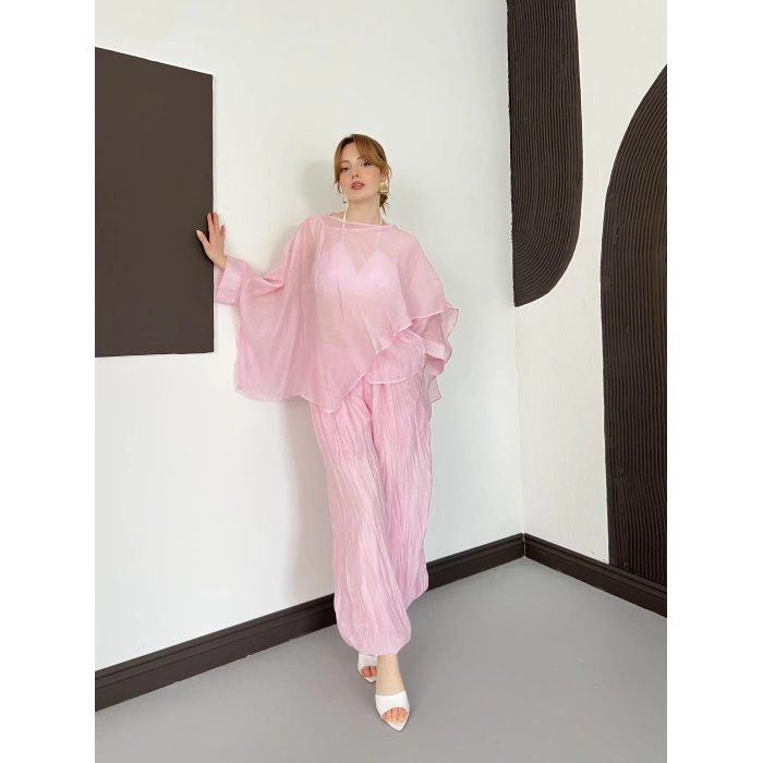 Uçuşan Pelerin Bluz-Pantolon Takım Pembe