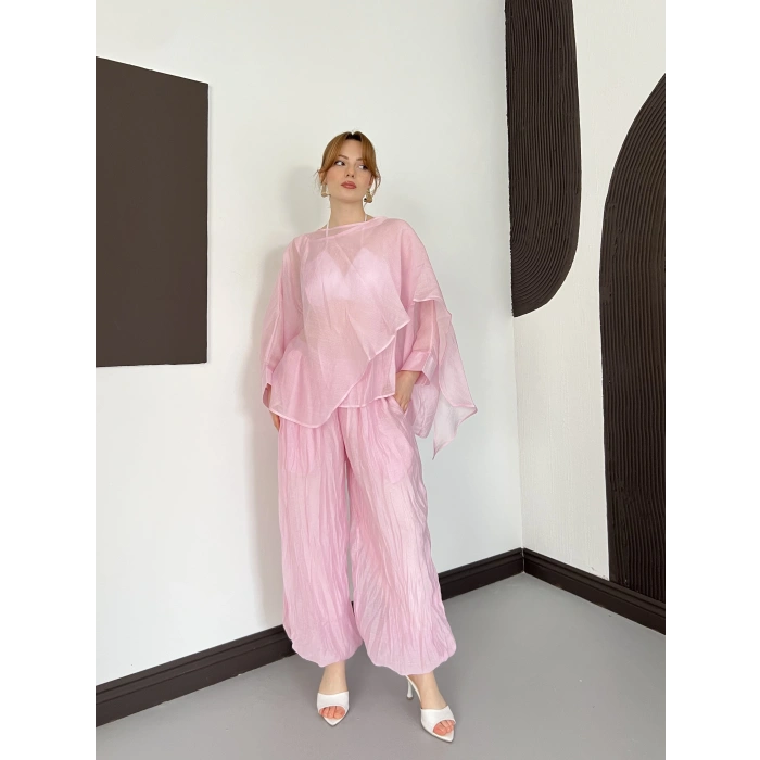 Uçuşan Pelerin Bluz-Pantolon Takım Pembe